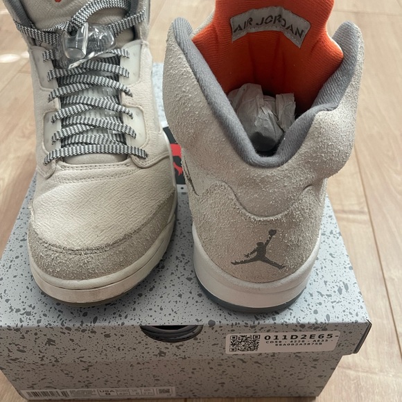 Jordan 5 Retro SE
Craft Light Orewood Brown - Picture 2 of 5